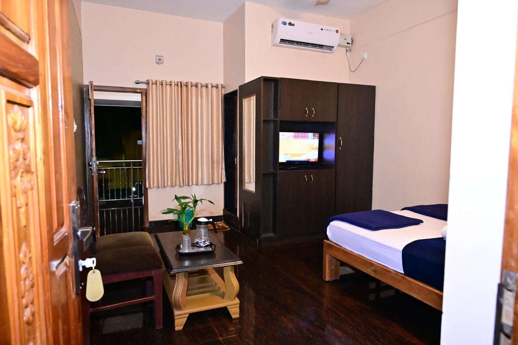 Jaya Paradise Māvalli Екстериор снимка